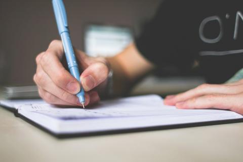  Top Tips for Writing an Effective Application Essay for College
