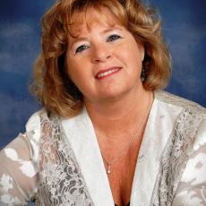 Portrait of Lisa Eckert