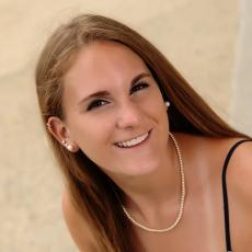 Portrait of Caitlin Frasch