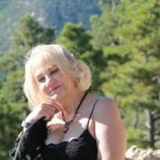 Portrait of Diane Dube