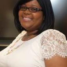Portrait of Shanelle Robinson