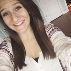 Portrait of Caitlyn Hinnerschitz