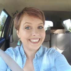 Portrait of Rachelle Dumolt-Rushton