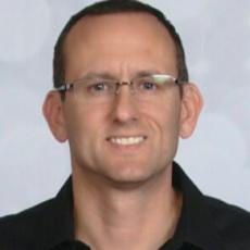 Portrait of Eric Roncs