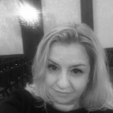 Portrait of Anna Ruff