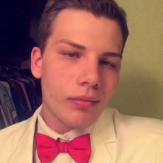 Portrait of Skyler Bastow
