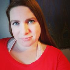 Portrait of Melissa Larson