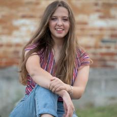 Portrait of Zoe Howton