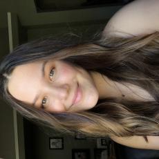 Portrait of Tia Ratzel
