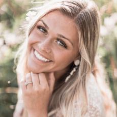 Portrait of Hannah Reasor
