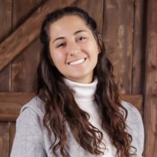 Portrait of Alayna Ruggiero