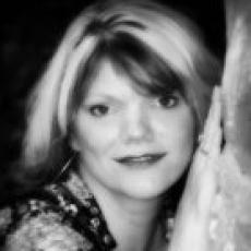 Portrait of Michelle Suthrland