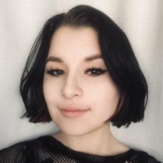 Portrait of Erin Carlson