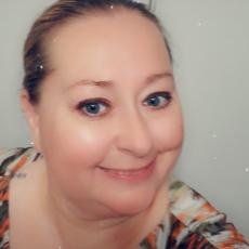 Portrait of Dawn Halpin