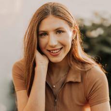 Portrait of Lauren Miller