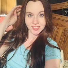 Portrait of Katelyn Jones