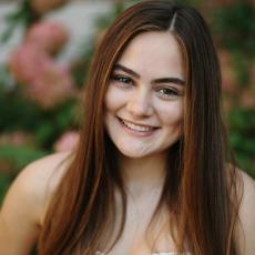 Portrait of Madelyn Paquette