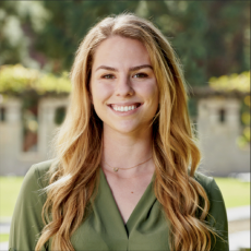 Portrait of Arielle Hogan