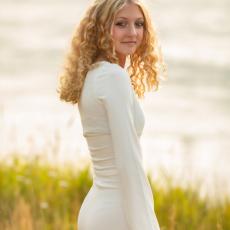 Portrait of Rayna Kelch