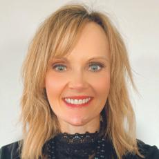 Portrait of Lindy Pfingsten