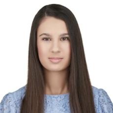 Portrait of Jasmine Gama