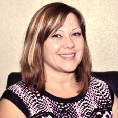 Portrait of Shannon De La Torre