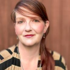 Portrait of Holly Jones