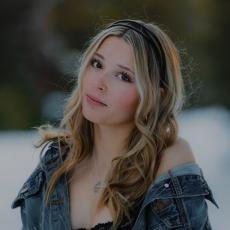 Portrait of Leah Corsaro