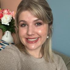 Portrait of Hanna Scott