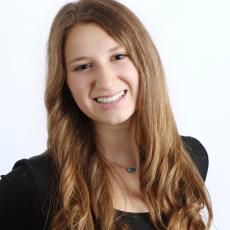 Portrait of samantha singer
