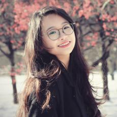 Portrait of Van Nhi Nguyen
