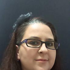Portrait of Michelle Huff